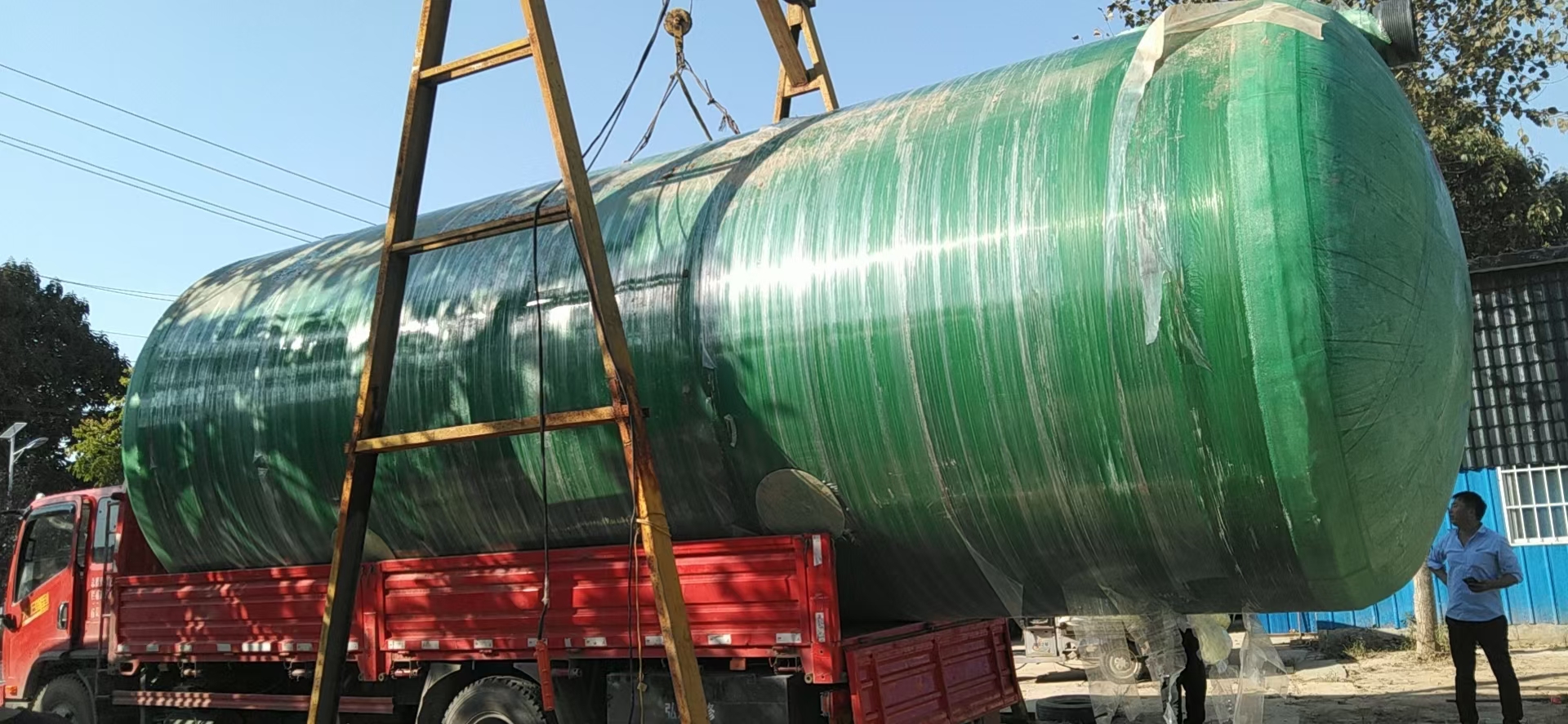 南阳洛总订购了1台50立方的绿色玻璃钢化粪池